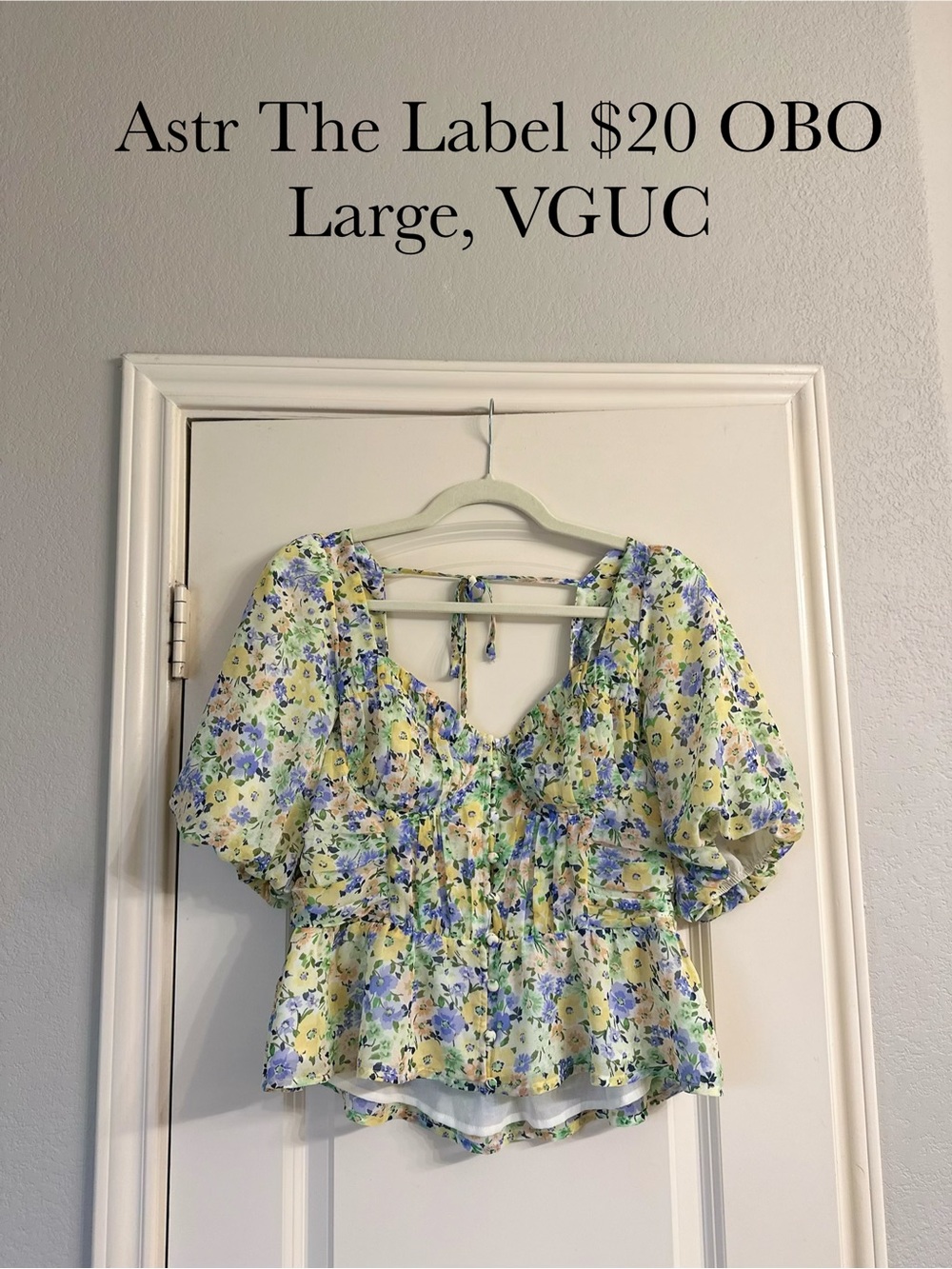 Astr Floral Puff-Sleeve Peplum Top in Yellow and Blue